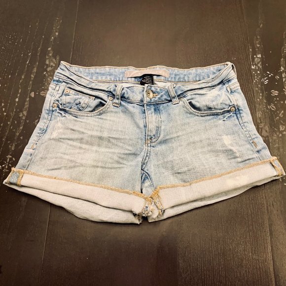 Shorts - Picture 1 of 2